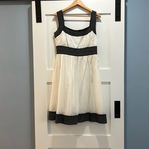 ZARA black and white summer dress size L super flattering for hour glass figure